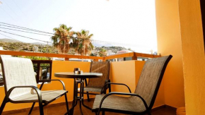 Dedalos n2 Mountain View apartment-30 metres from the beach